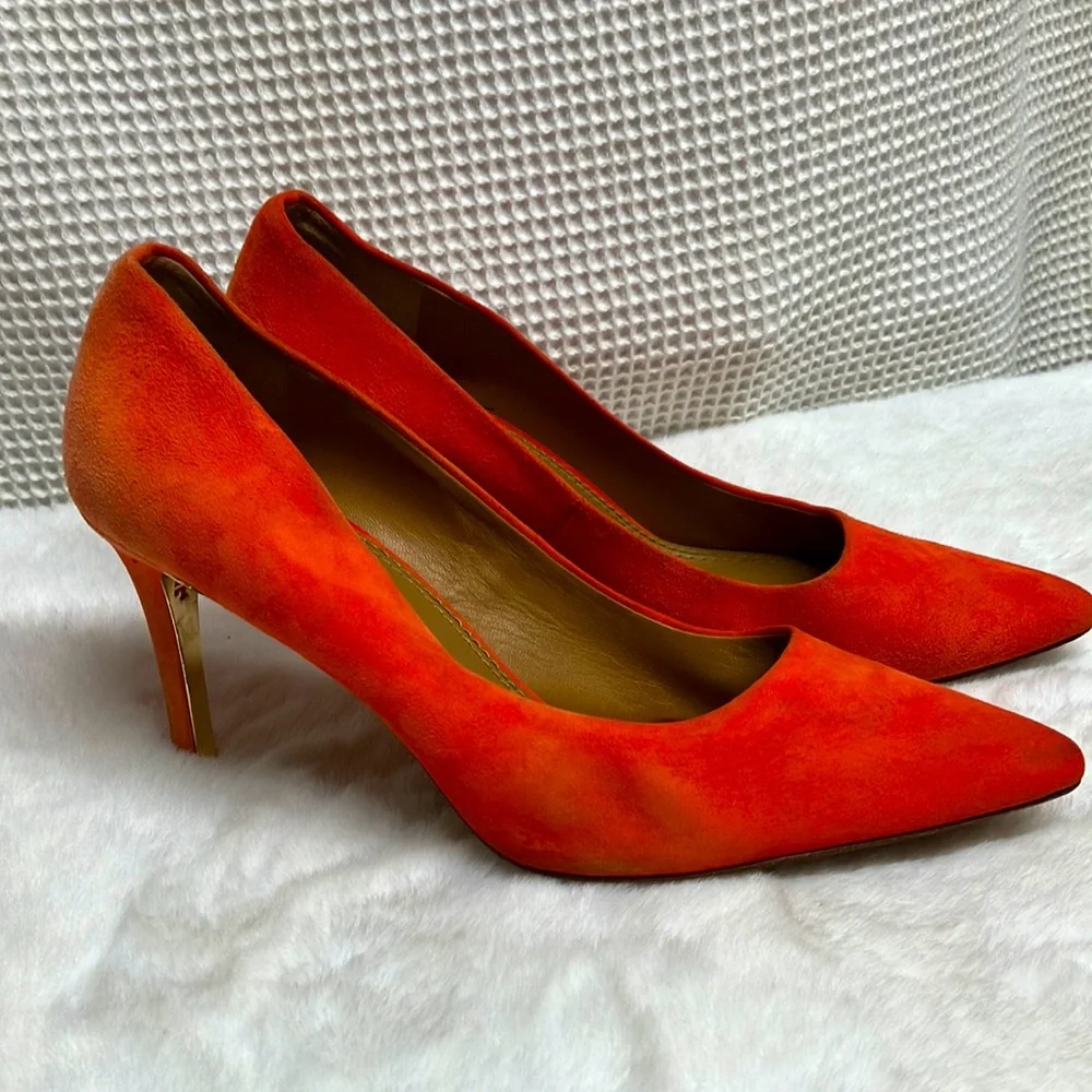 Troy Burch Suede Pumps - Picture 1 of 6